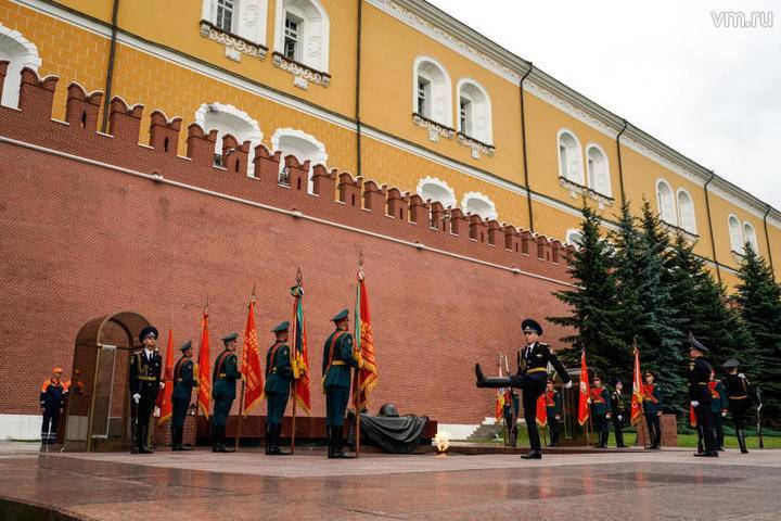 Владимир Путин возложит венок к Могиле Неизвестного Солдата 22 июня