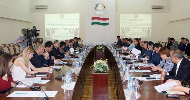 Власти Таджикистана запросили у доноров $400 млн на антикризисные мероприятия