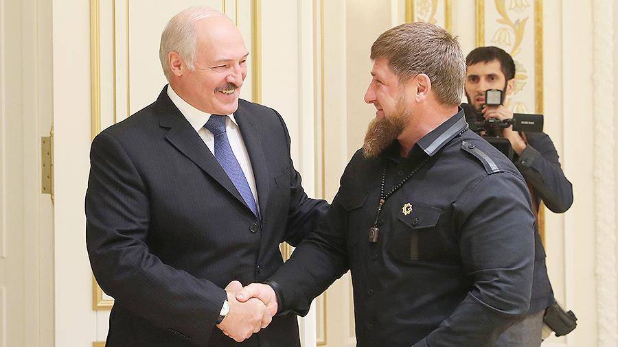 Лукашенко наградил Кадырова орденом и назвал его своим братом