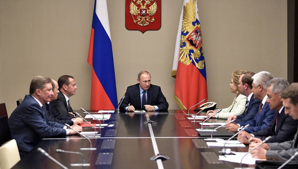 Президент России обсудил ситуацию в Персидском заливе с Совбезом РФ