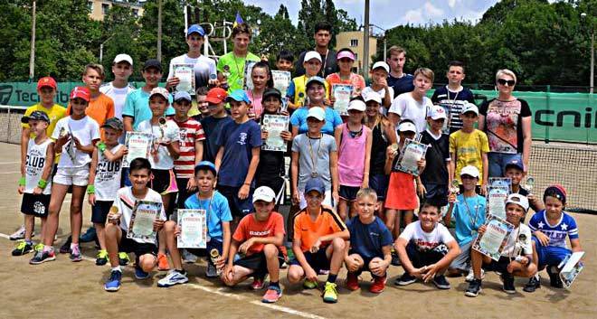 В Измаиле определены лучшие юные теннисисты