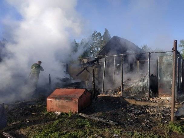 В сельском доме в Башкирии произошел крупный пожар