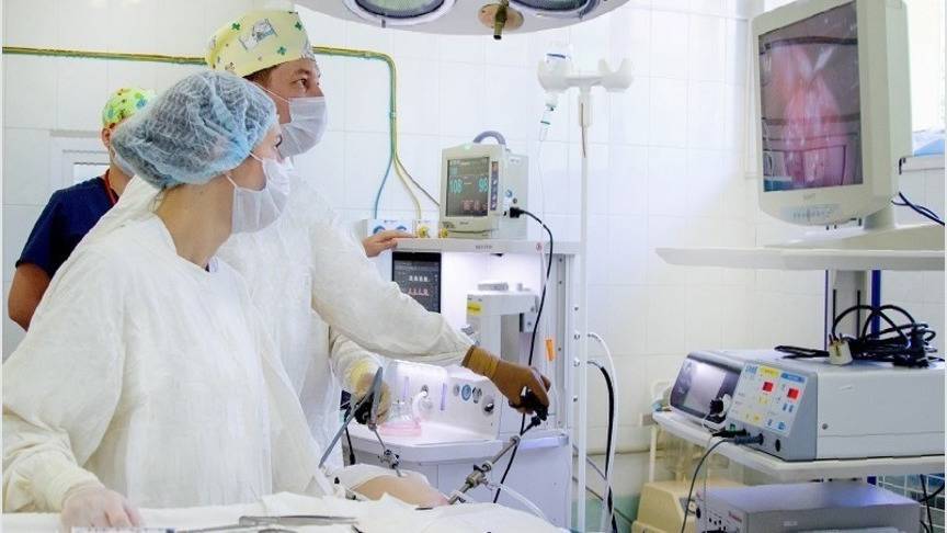 В Кировской области ребенку впервые провели уникальную операцию при перитоните