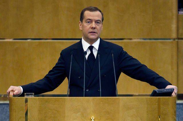 Медведев отреагировал на обвинения РФ в организации протестов в Грузии