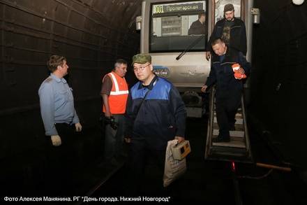 Нижегородский метрополитен показал фото эвакуации пассажиров