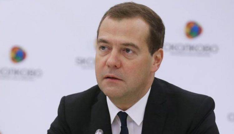 Похожа на африканскую: Медведев пошутил про погоду в Москве