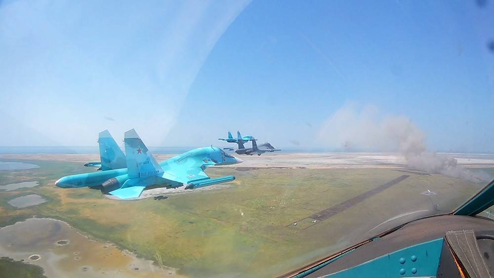 Появились уникальные кадры бомбометания Су-34
