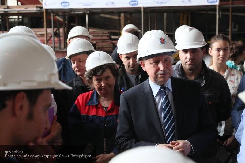 Беглов ознакомился с проектами по судостроению компании "Алмаз"