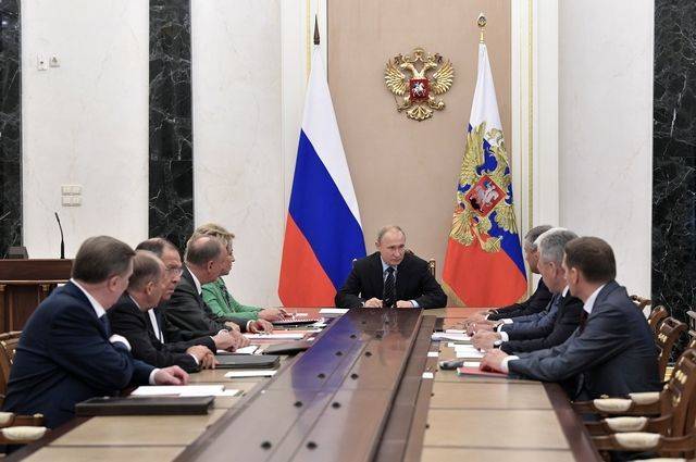 Путин на заседании Совбеза обсудил обстановку в Грузии