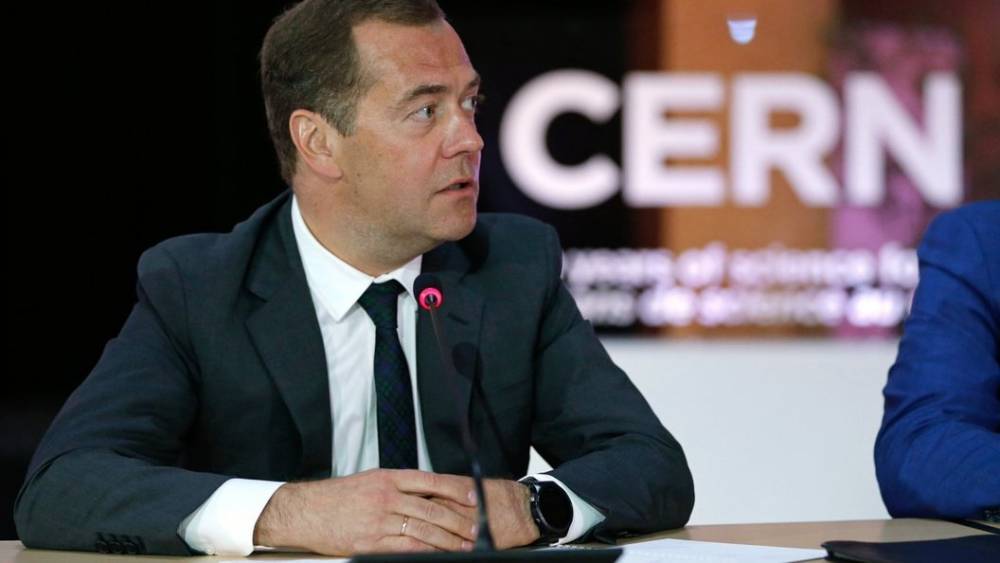 Медведев назвал цену опрометчивых слов президента Грузии о России