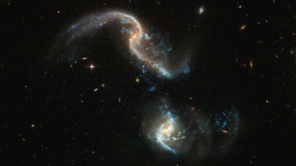 Телескоп ALMA обнаружил сливающиеся галактики