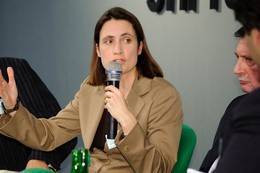 Захарова прокомментировала отказ от авиасообщения с Грузией