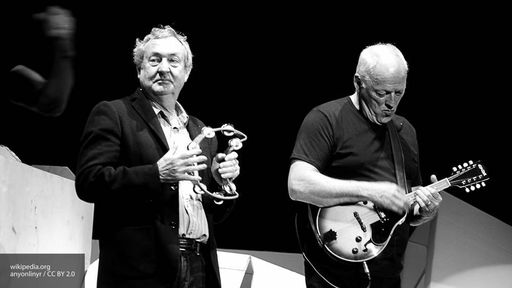 Коллекционеры купили гитары лидера группы Pink Floyd за рекордные суммы