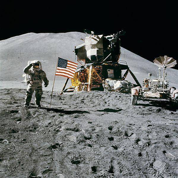 Флаг миссии Apollo 15 выставлен на аукционе в честь 50-летия полёта на Луну