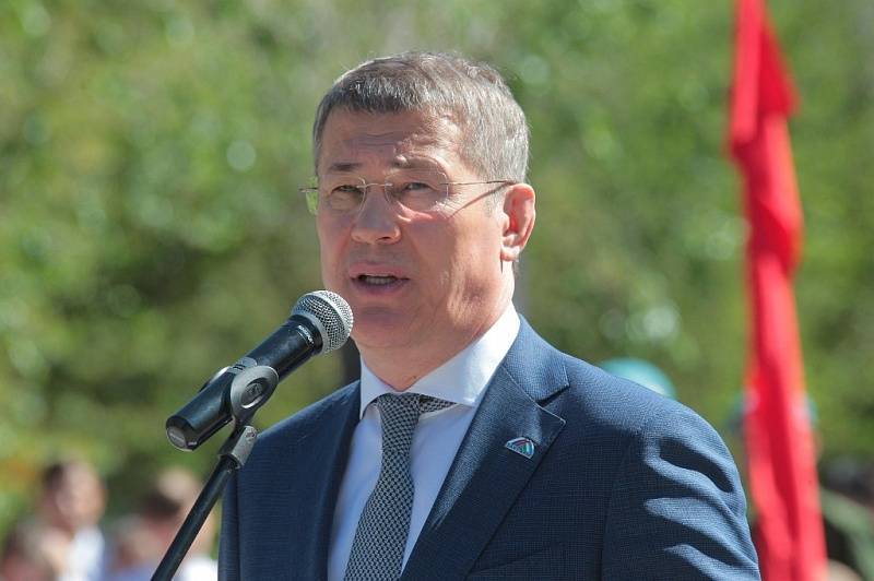 Радий Хабиров выступил на митинге в честь Дня памяти и скорби в Сибае
