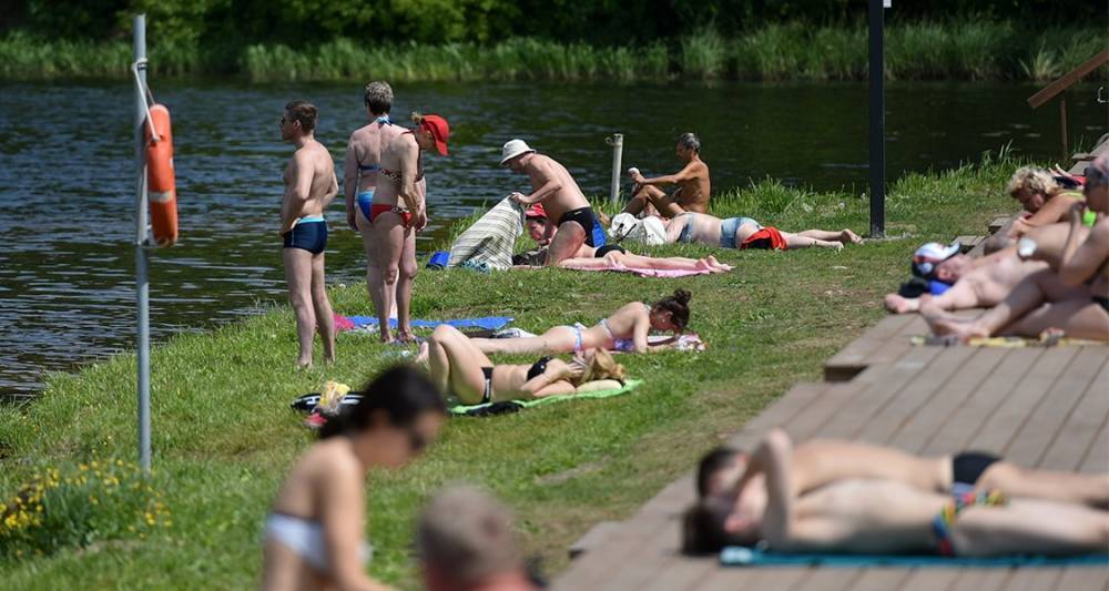 МЧС предупредило москвичей о сильной жаре в субботу