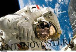 Российским космонавтам запретили материться и обсуждать Роскосмос