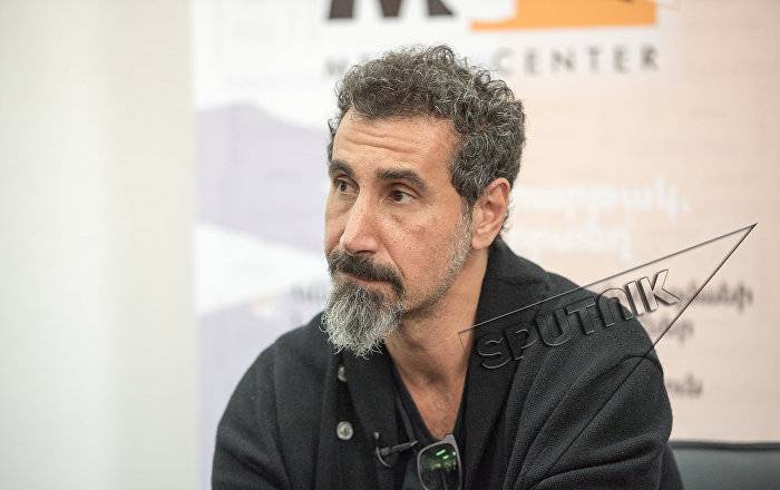 "Жертва здесь — не только убитый": Серж Танкян поддержал сестер Хачатурян