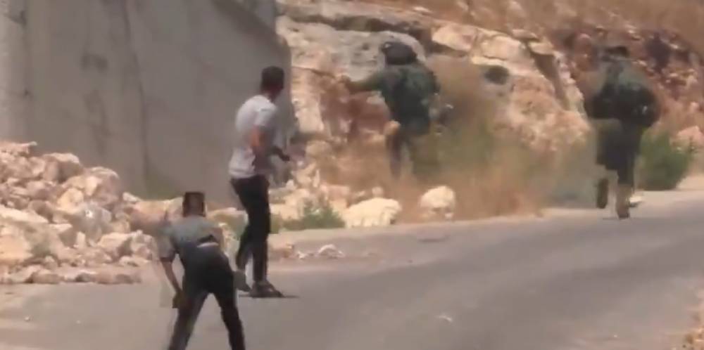 Солдаты ЦАХАЛа бежали от палестинцев. Военные не хотят противостоять камнеметателям