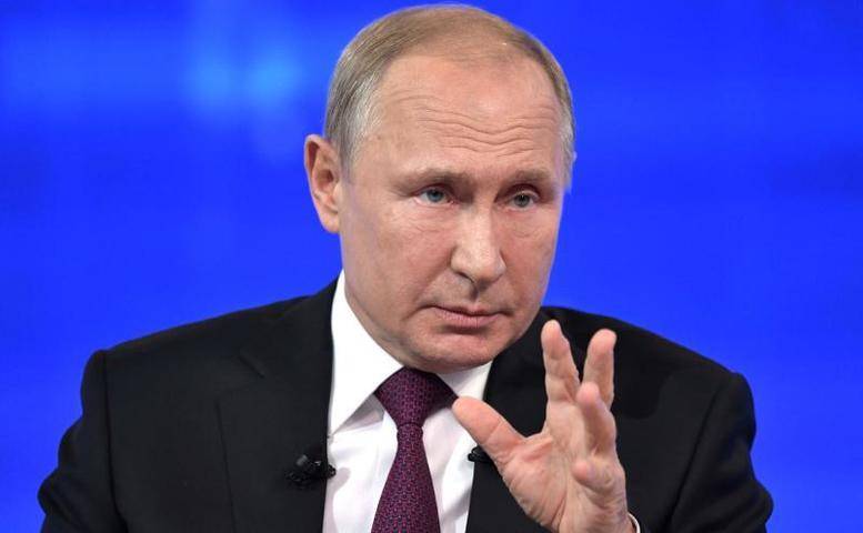Владимир Путин заявил, что флаг России над Курилами спускать не будут