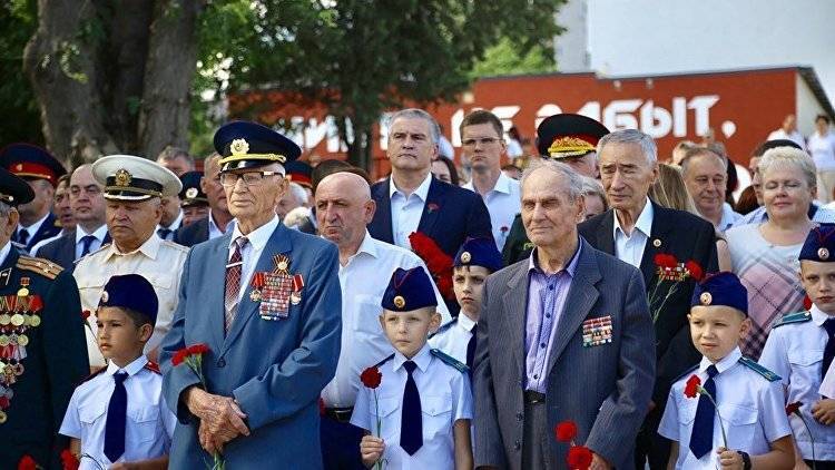 Аксенов назвал крымские "символы стойкости" в годы войны