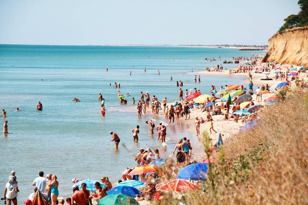На украинском пляже ЧП: осколки и искореженный металл едва не погубили десятки отдыхающих