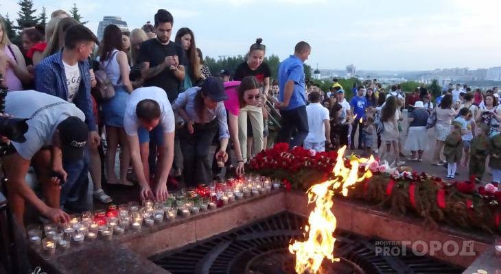 В Чебоксарах в День скорби зажгли сотни свечей