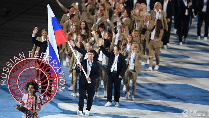 Брянец Артем Осипенко пронес флаг России на открытии Европейских игр