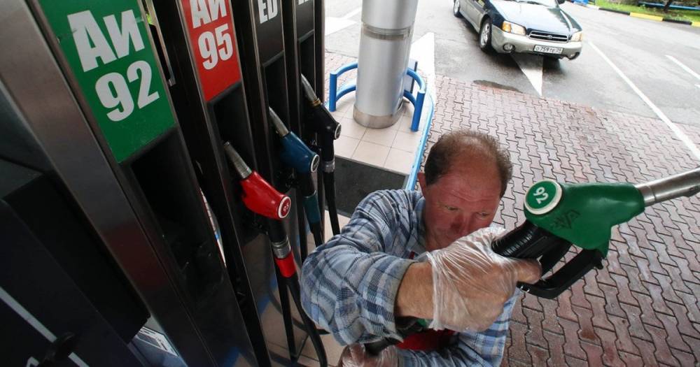 В России будут бороться с недоливом бензина на заправках
