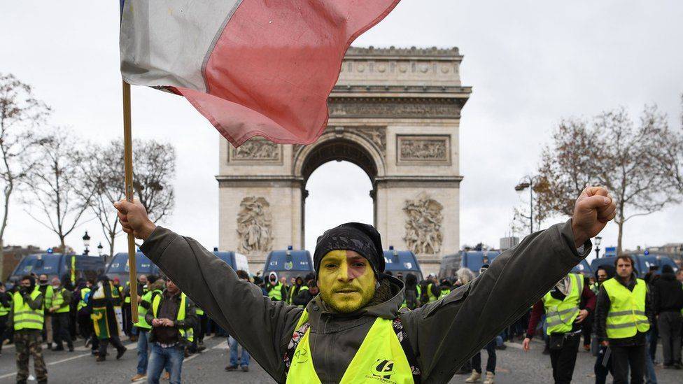 «Желтые жилеты» меняют тактику: во Франции разворачивается очередная волна протестов