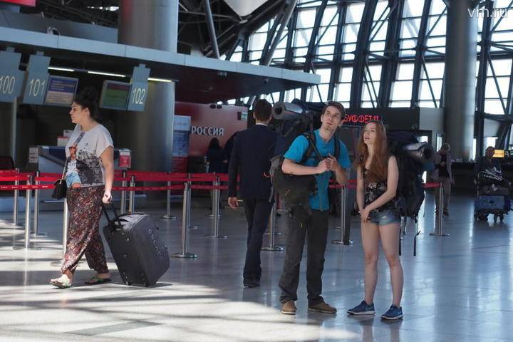Свыше 60 рейсов отменили и задержали в аэропортах Москвы