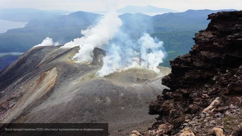 Японские авиакомпании изменили маршруты из-за извержения&nbsp;вулкана Райкоке на Курилах