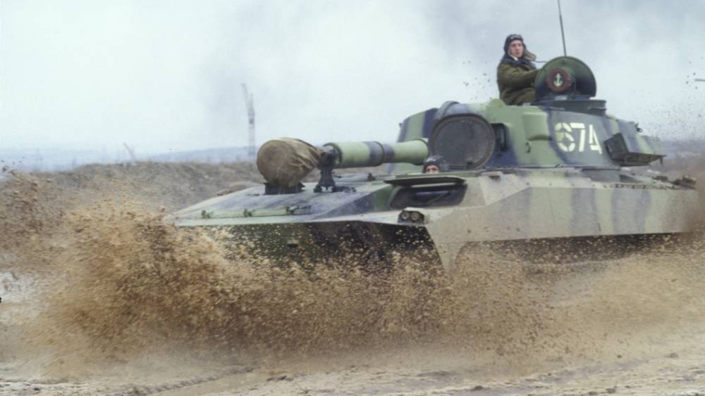 Ракеты "Джавелин" перед русскими танками бессильны: Эксперт рассказал о новых защитных комплексах