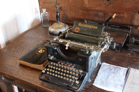 Первая пишущая машинка была запатентована 151 год назад