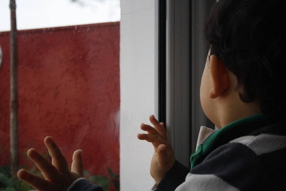 Трехлетний ребенок разбился насмерть, выпав с восьмого этажа в Шымкенте