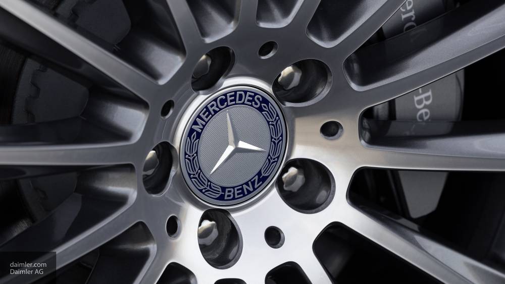 В Нюрбургринге показали разноцветный концепт Mercedes-AMG 45