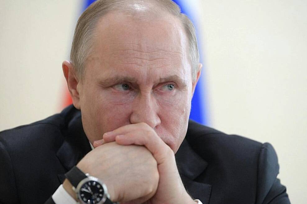 СМИ узнали текст записки для Путина, за потерю которой ему стыдно