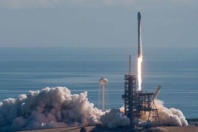 SpaceX отправит в космос 152 капсулы с человеческим прахом