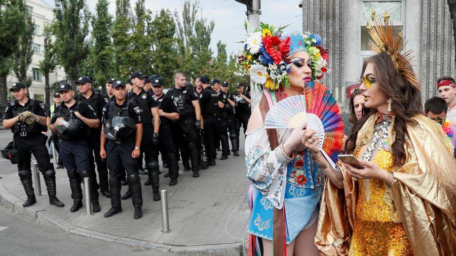 Участников гей-парада в Киеве хотели закидать нечистотами