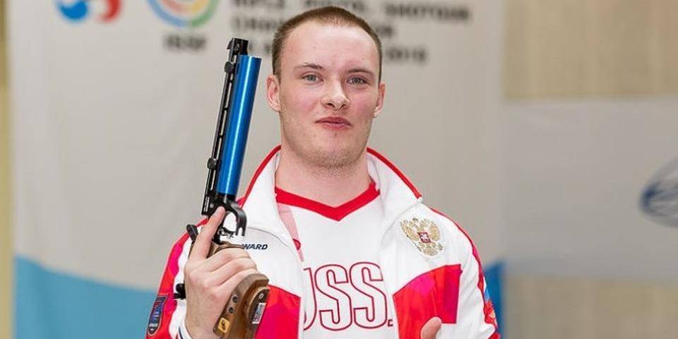 Артем Черноусов завоевал золото в стрельбе из пневматического пистолета на Европейских играх