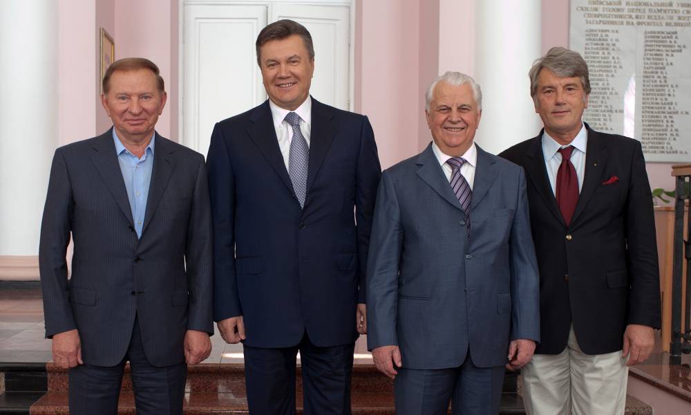 Главное за ночь 23 июня: Янукович в суде, Порошенко под арестом, Зеленский у Трампа, Кучма на переговорах