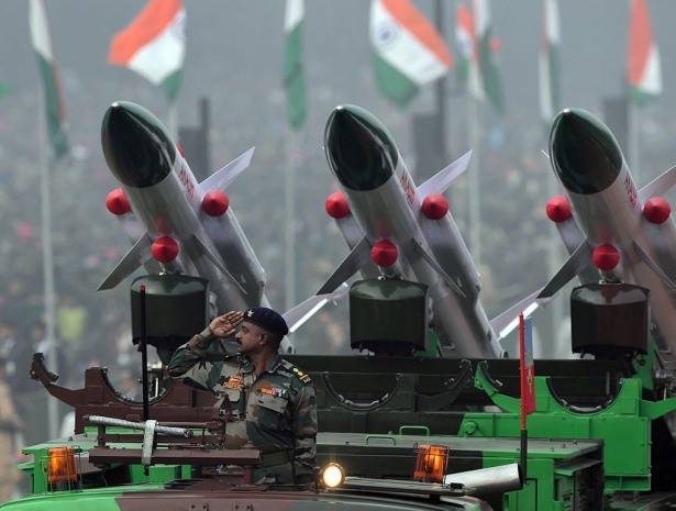 США перекладывают ядерную войну на Индию