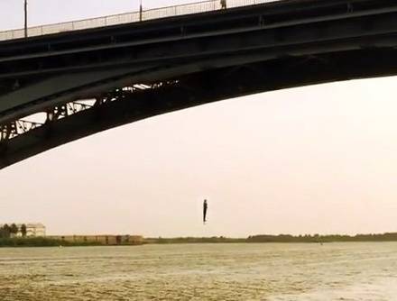 Нижегородский пранкер Илья Молодцов опубликовал видео собственного прыжка с&nbsp;Канавинского моста