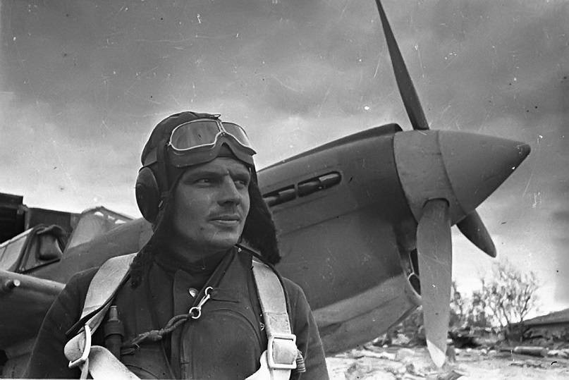 И.В.Сталин - Г.К.Жуков - Почему советские пилоты избегали воздушного боя с немецкими асами в 1942 году | Русская семерка - russian7.ru