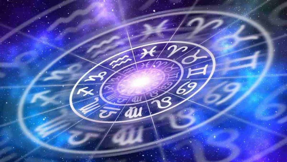 Украинцев в июле ждут серьезные перемены: астрологи рассказали, кому гороскоп обещает успех