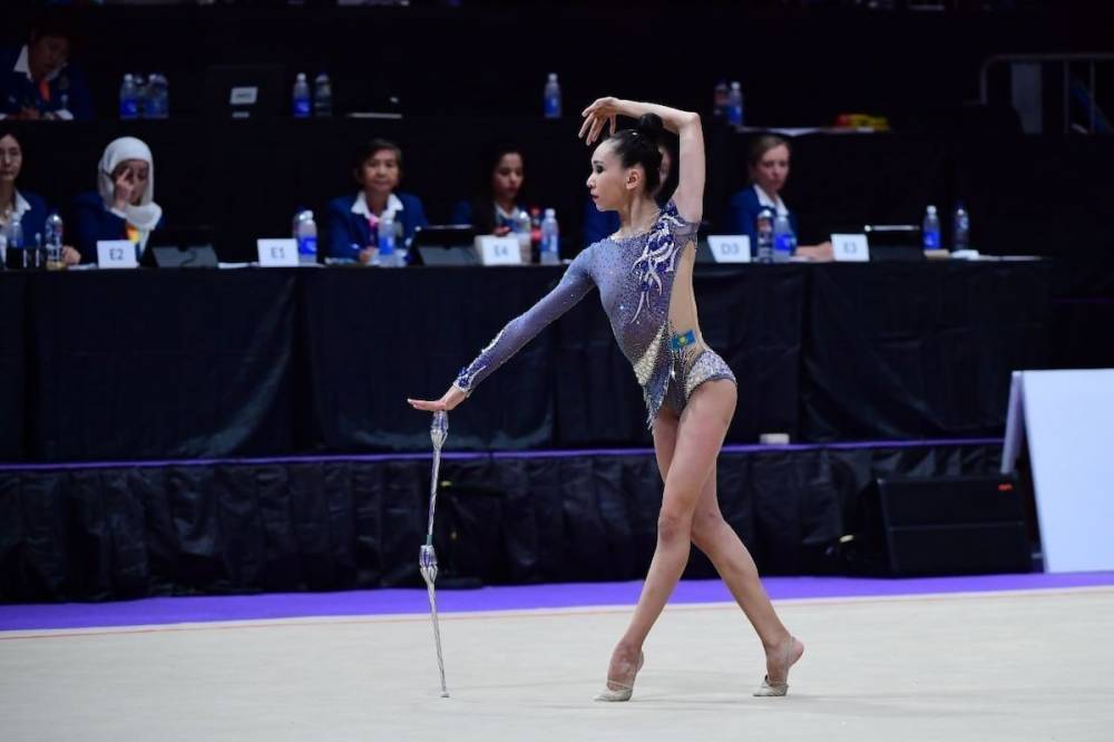 17-летняя гимнастка Адиля Тлекенова завоевала пять медалей на чемпионате Азии