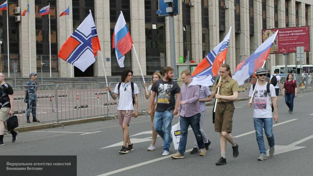Участники московского фрик-митинга избавились от негатива, накопленного за время «защиты» Голунова