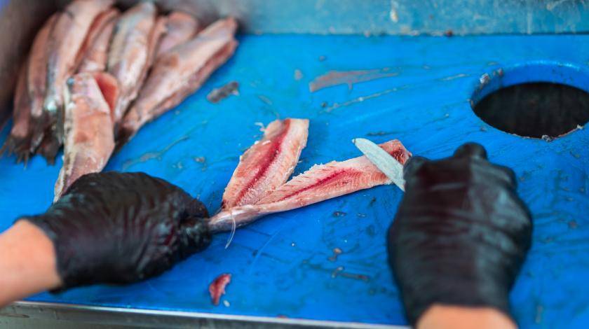 Блюда из морской рыбы вызывают рак