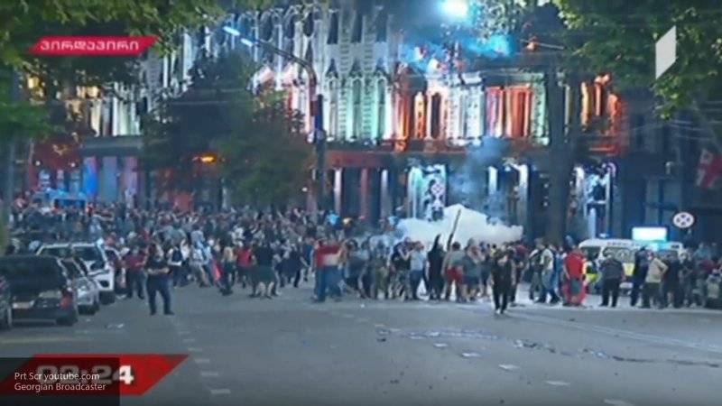 Протестующие в Грузии изменили маршрут шествия, чтобы "потроллить&nbsp;власть"