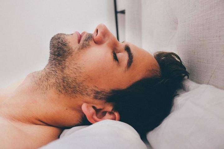 Исследователи развеяли три мифа о здоровом сне